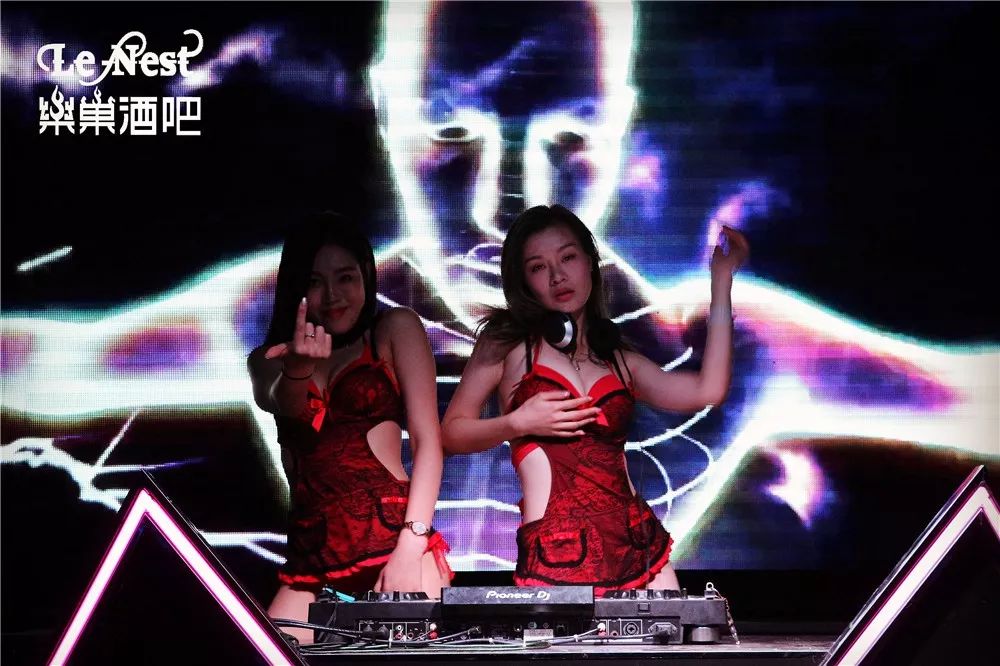 新加坡超模「SUPPER GIRL」首次中国巡演 精彩回顾-岑溪乐巢酒吧/LENEST BAR